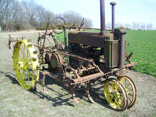 1936_john_deere_A_antique_tractor