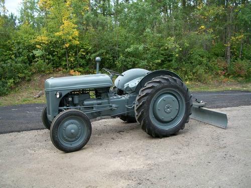 1940_Ford_9n_Tractor
