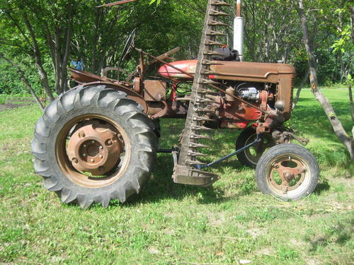 1947_Farmall_A_Cultivision_Tractor_With_Sickel_Mower
