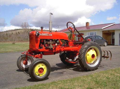 1947_Farmall_Cub_Tractor