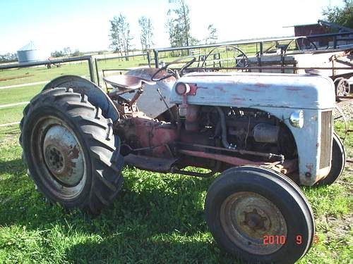 1947_Ford_8n_Tractor