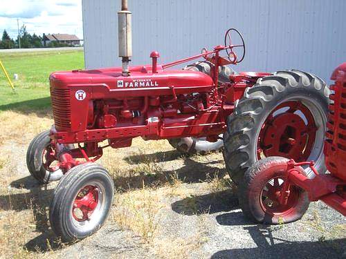 1948_Farmall_H_Tractor