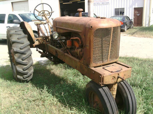 1949_Allis-Chalmers_Wd_Antique_Tractor