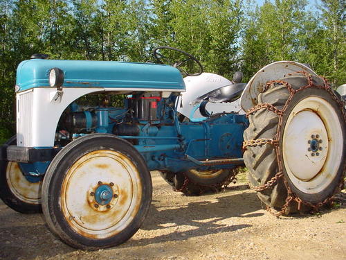 1949_Ford_8n_Tractor