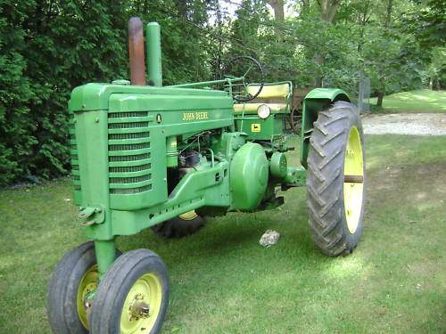 1949_John_Deere_Model_A_Tractor-a