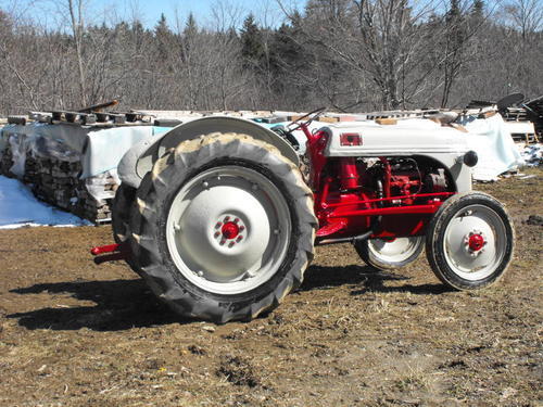 1950_8n_Ford_Tractor_With_Hydraulics