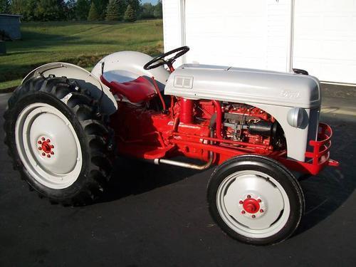 1950_Ford_8_N_Tractor