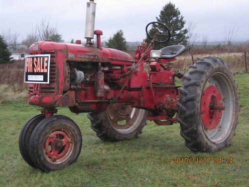 1952_Farmall_Mccormick_International_200_Tractor