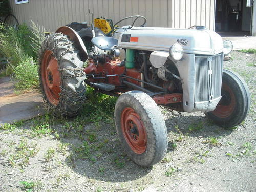 1952_Ford_8n_Tractor