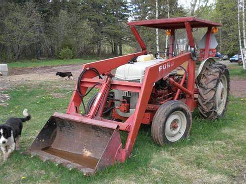 1952_Ford_Tractor_With_Loader
