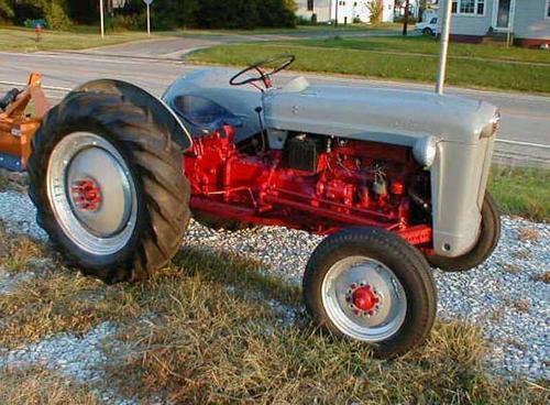1953_Ford_Classic_Jubilee_Tractor