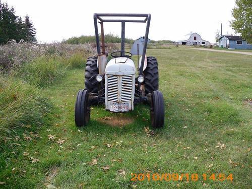 1955_Massey_Ferguson_T0-35_35hp_High_Wheel_Tractor_With3pt_Hitch