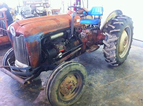 1958_Ford_601_Tractor_Diesel_5_Speed_Tractor