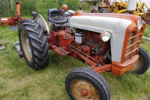 1959_Ford_801_Select-O-Speed_Tractor