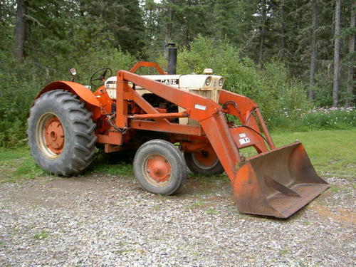 1960 Case 830 Acreage Tractor
