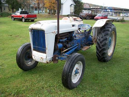 1962_Ford_4000_Tractor