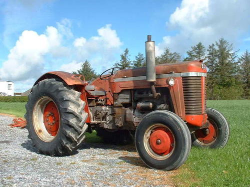 1962_Massey_Ferguson_Tractor