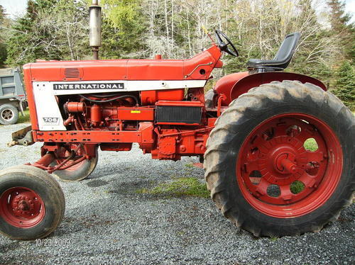 1965 International Model 706 Diesel 75hp Tractor
