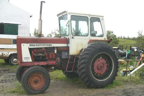 1965 International 806 Tractor
