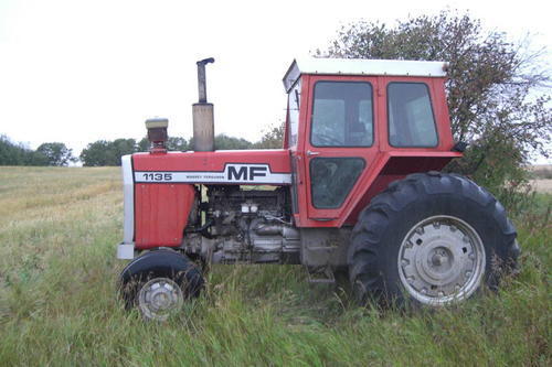 1970_Massey-Ferguson_135_Tractor