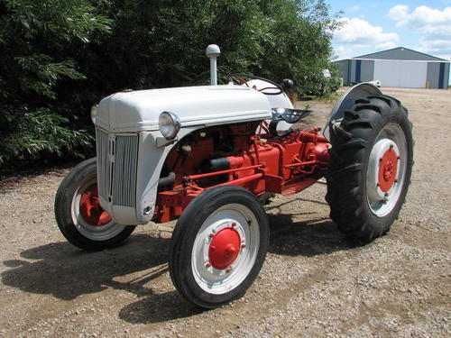 9n_Ford_Tractor