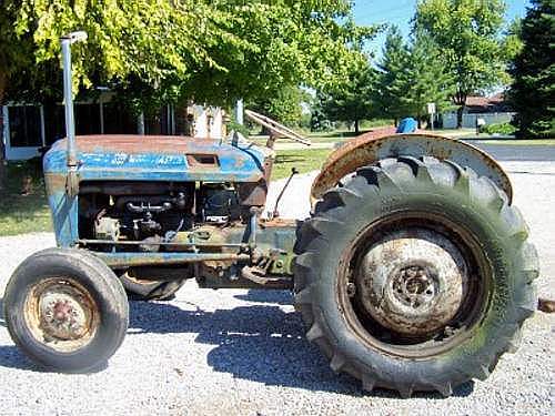 Ford_601_Workmaster_Tractor-A