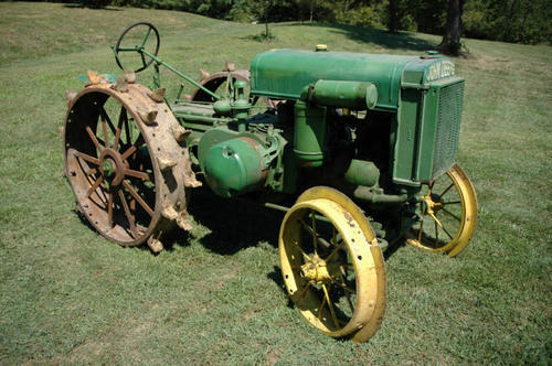 John_Deere_D_1937_With_Orchard_Options