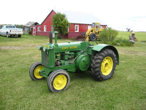 1942_John_Deere_Unstyled_Ar-Tractor