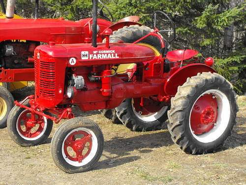 1945_International_Farmall_A_Tractor