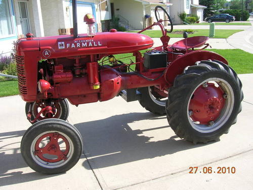 1946_Farmall_A_Culti-Vision_Vintage_Tractor