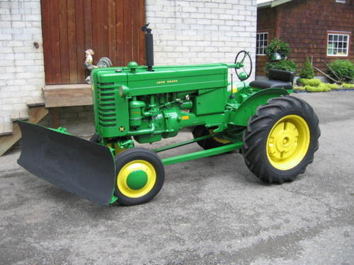 1950_John_Deere_Mod_m_Tractor