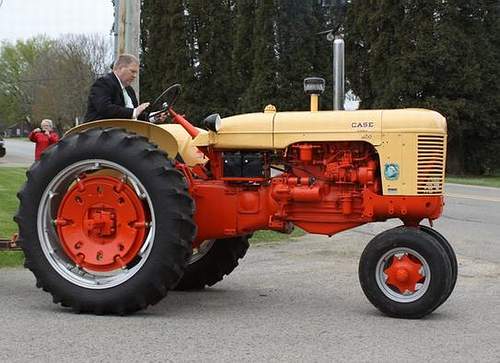1957 Case 400 Tractor
