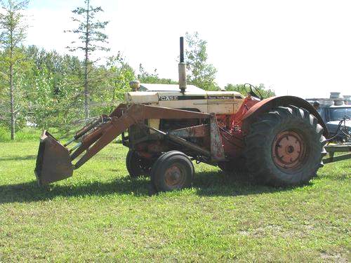 1965 Case 830 Tractor With Loader
