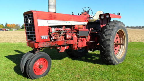 1969_Farmall_756_Diesel_Tractor