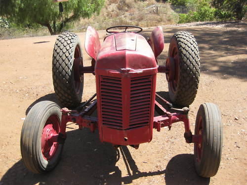 Massey_Ferguson_35_Tractor