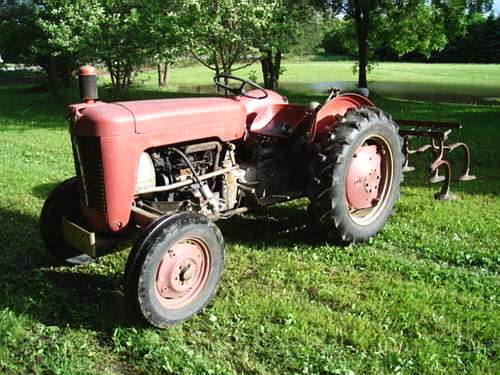 Massey_Ferguson_Model_25_Tractor
